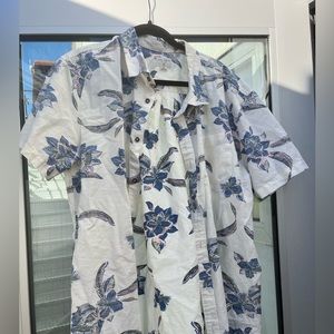 Button up Hawaiian shirt